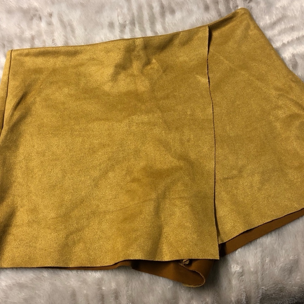NWT Mustard Faux Suede Skorts - Picture 3 of 6